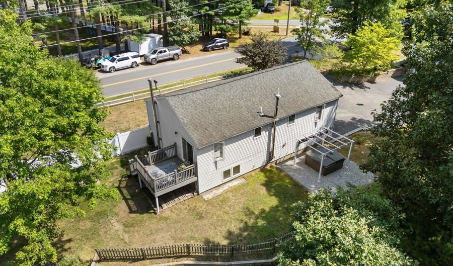 4 Cross Rd, Brookline, NH 03033 - 3 Beds, 2 Bath