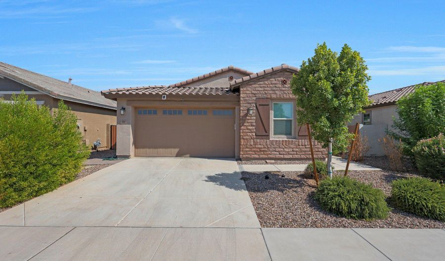 98 E LEO Pl, Chandler, AZ 85249 - 4 Beds, 2 Bath