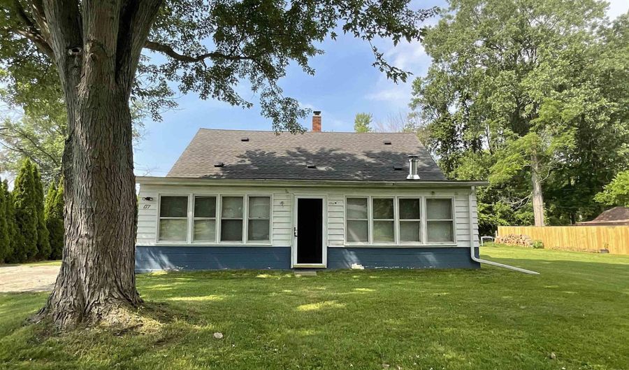 177 Williams St, Algonac, MI 48028 - 4 Beds, 1 Bath