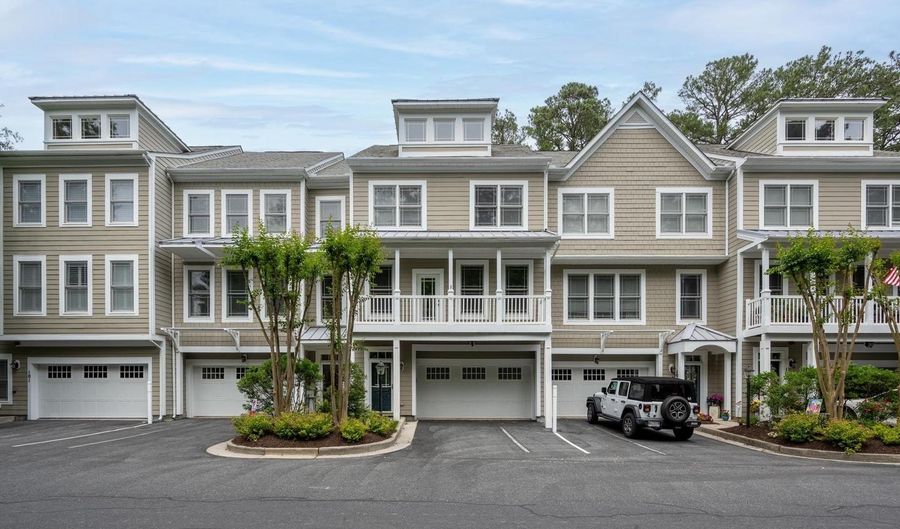 11964 W War Dancer Ln #103, Berlin, MD 21811 - 3 Beds, 4 Bath