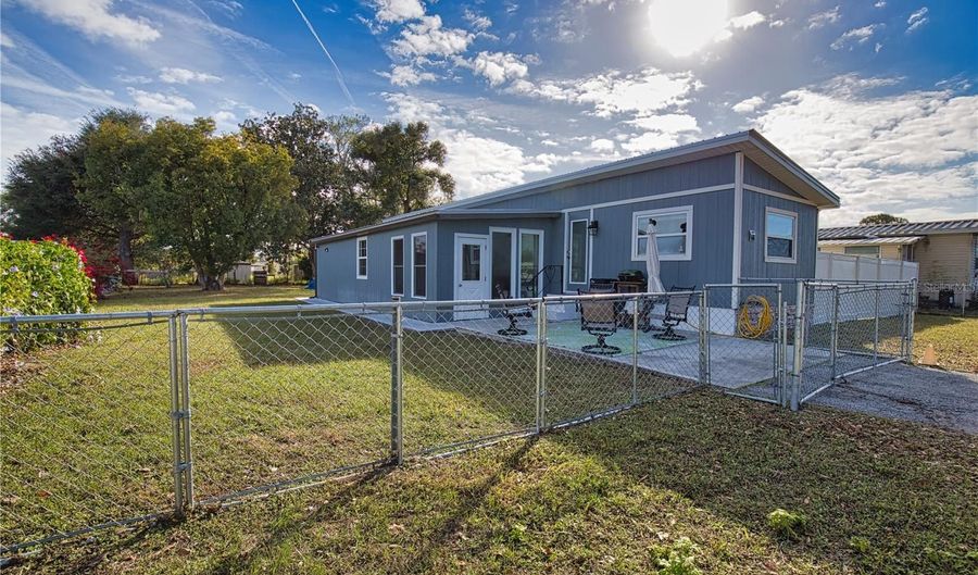 2302 SE RED BARON Dr, Arcadia, FL 34266 - 2 Beds, 2 Bath