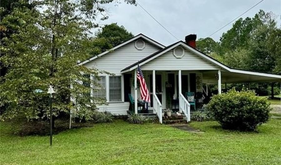 123 Brobston St, Baxley, GA 31513 - 2 Beds, 1 Bath