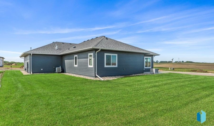 1528 W Autumn Cir, Brandon, SD 57005 - 3 Beds, 2 Bath