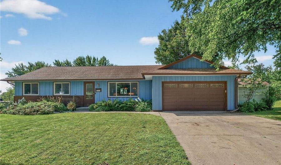 441 Walnut Ln, Apple Valley, MN 55124 - 4 Beds, 3 Bath