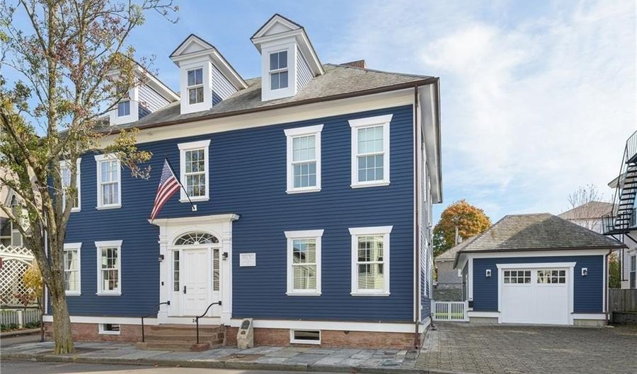 24 School St, Newport, RI 02840 - 4 Beds, 4 Bath
