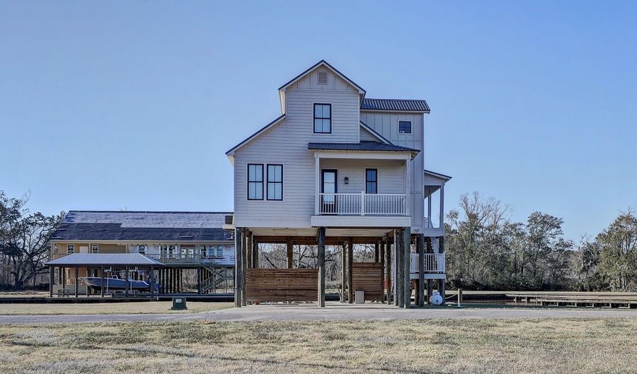 9405 Wahoo Ln, Abbeville, LA 70510 - 3 Beds, 2 Bath