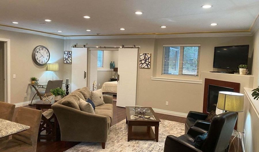11260 Jerome St, Anchorage, AK 99516 - 1 Beds, 1 Bath