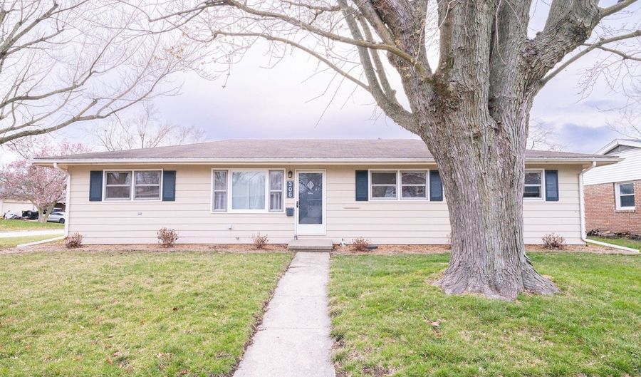 305 Highpoint Rd, Normal, IL 61761 - 3 Beds, 2 Bath