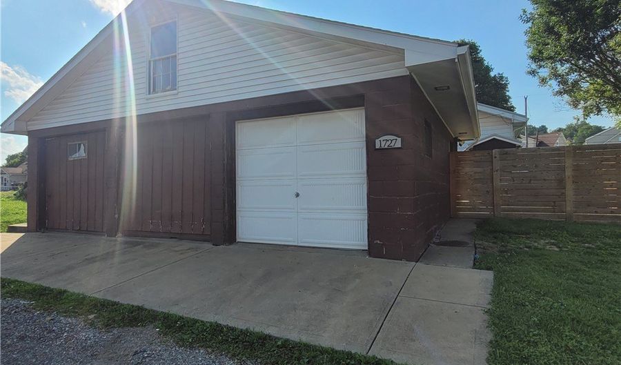 1727 Tyler St, Aliquippa, PA 15001 - 3 Beds, 2 Bath