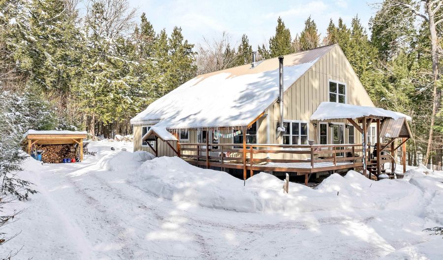 94 Province Brook Estates Rd, Chatham, NH 03813 - 2 Beds, 3 Bath