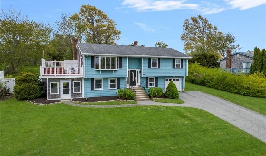 23 Algonquin Dr, Middletown, RI 02842 - 4 Beds, 3 Bath