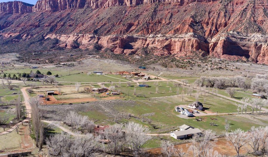 423 AMBER Ln, Castle Valley, UT 84532 - 3 Beds, 2 Bath
