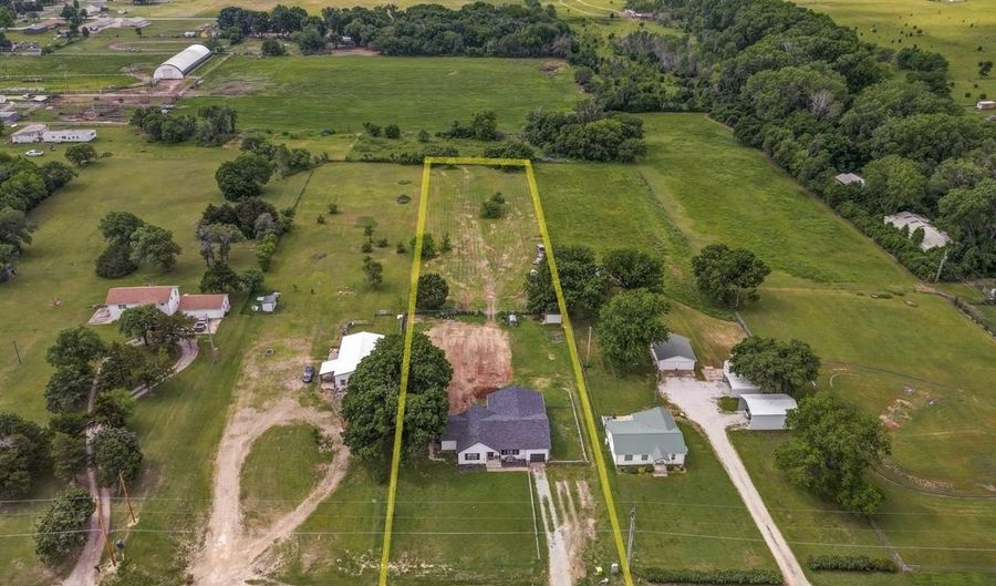 6797 312th Rd, Arkansas City, KS 67005 - 3 Beds, 2 Bath