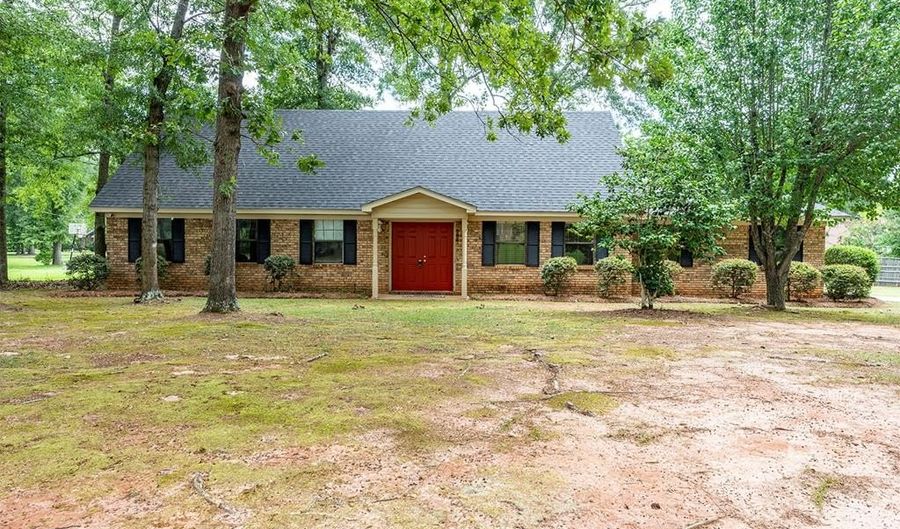 164 Canuga Dr, Albany, GA 31707 - 4 Beds, 3 Bath