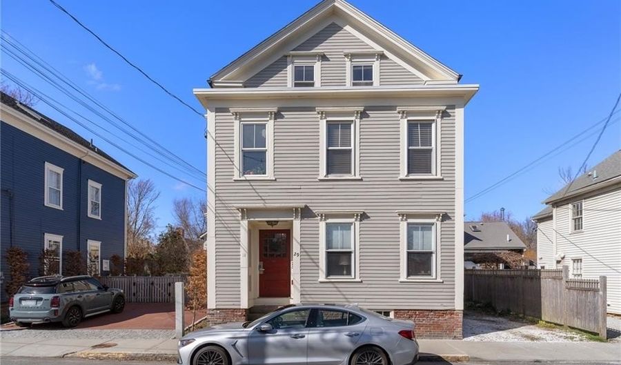 29 Marsh St 3, Newport, RI 02840 - 2 Beds, 1 Bath