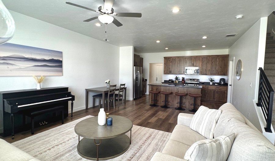 935 S 950 W, American Fork, UT 84003 - 3 Beds, 3 Bath