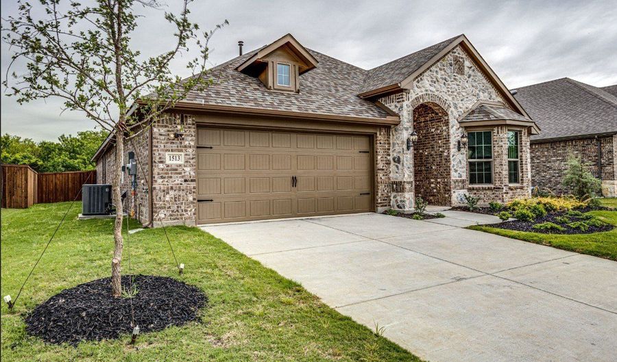 1513 Elizabeth St, Anna, TX 75409 - 4 Beds, 2 Bath