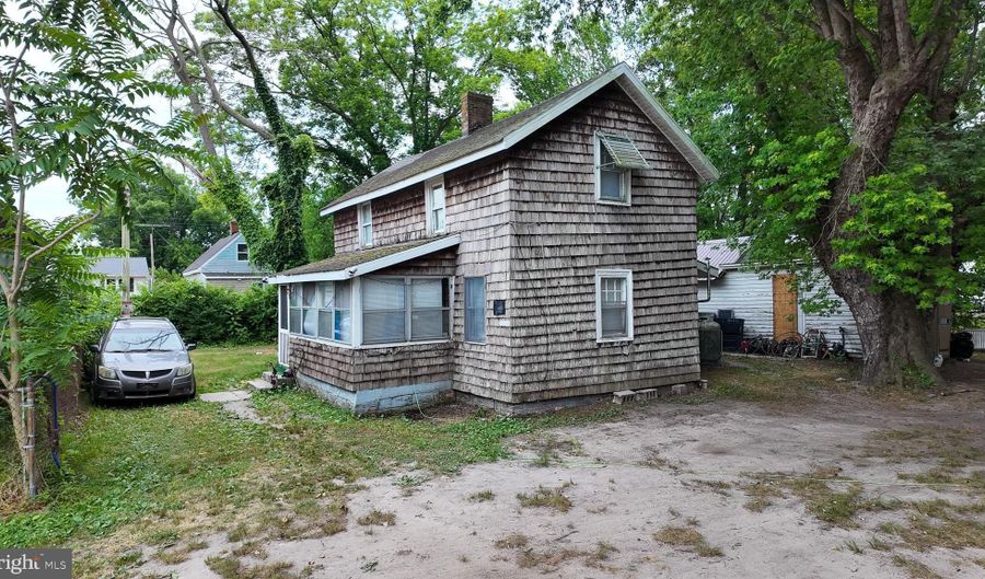 100 BROWN Ln, Laurel, DE 19956 - 3 Beds, 2 Bath
