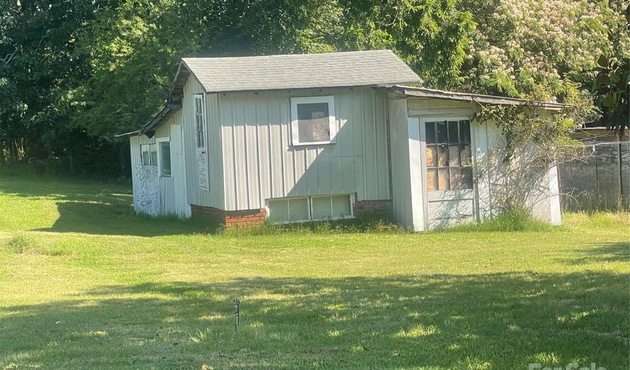 408 Moose St, Albemarle, NC 28001 - 2 Beds, 1 Bath