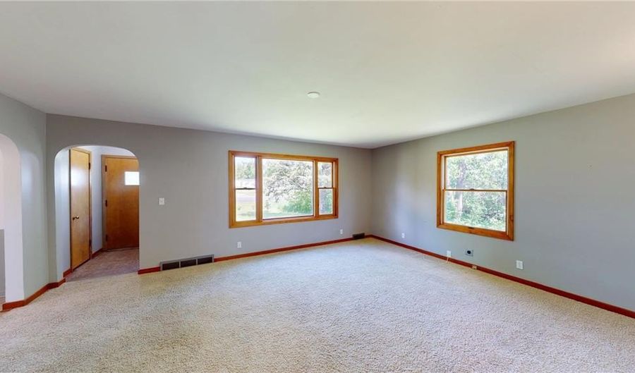 706 19th St, Albert Lea, MN 56007 - 2 Beds, 2 Bath