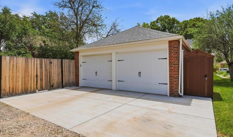 212 W 4TH Ave, Cheyenne, WY 82001 - 3 Beds, 2 Bath