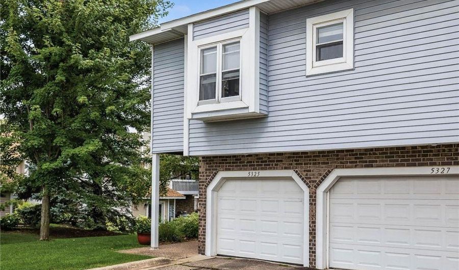 5325 Highpointe Ter, Bloomington, MN 55437 - 1 Beds, 2 Bath