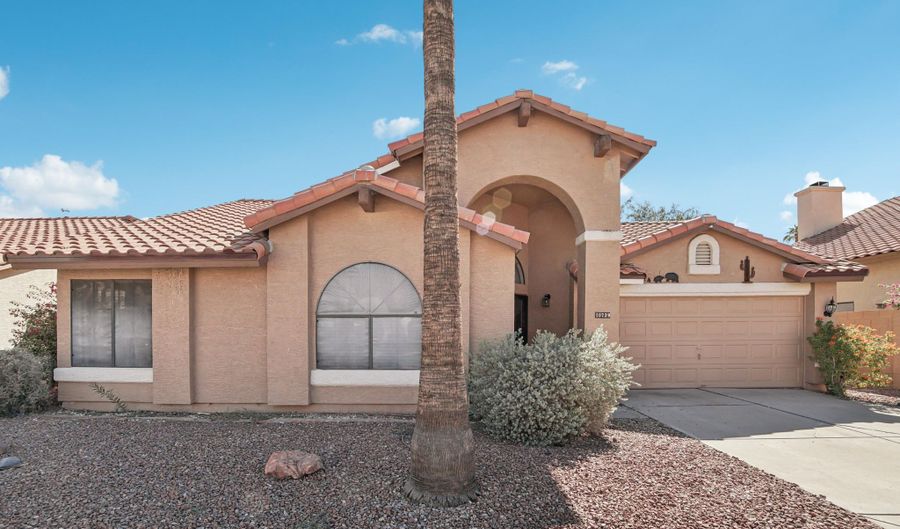 10729 W LAURELWOOD Ln, Avondale, AZ 85392 - 3 Beds, 2 Bath