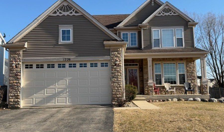 1226 Bradford Ln, Antioch, IL 60002 - 3 Beds, 4 Bath
