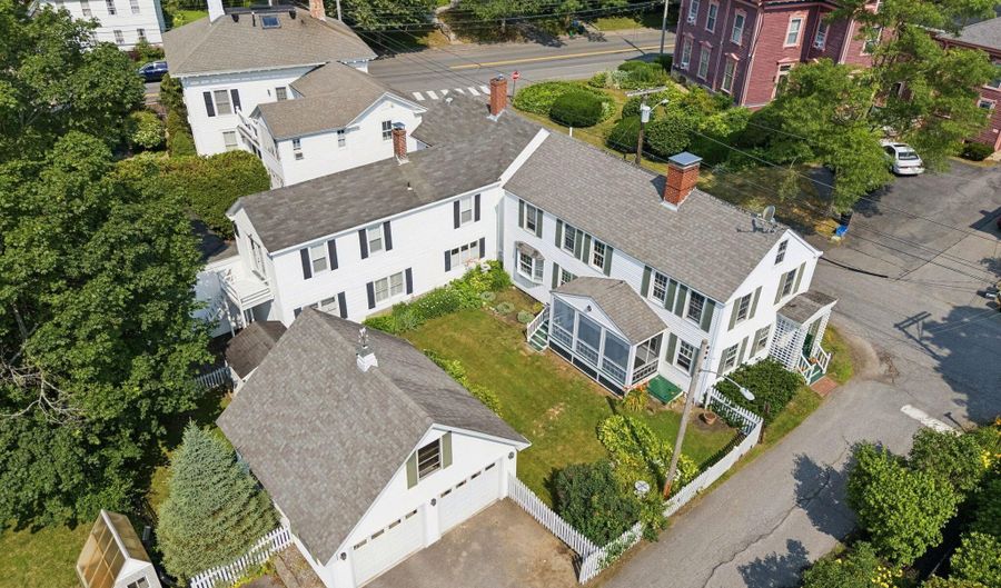 26 Grove St, Bath, ME 04530 - 3 Beds, 2 Bath