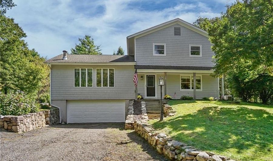 532 Lewis Farm Rd, Coventry, RI 02827 - 4 Beds, 2 Bath