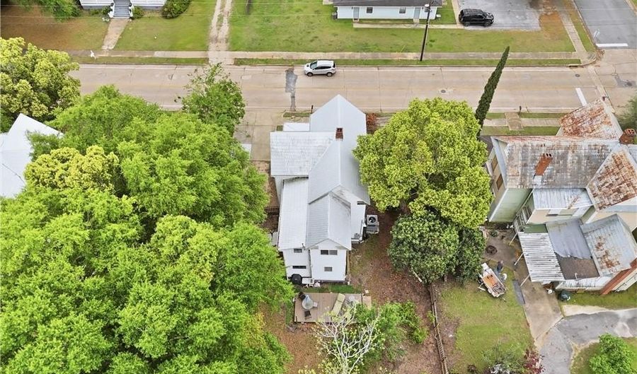 409 E Evans St, Bainbridge, GA 39819 - 3 Beds, 2 Bath