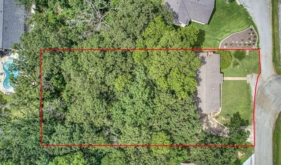 1601 SHERIDAN Rd, Bartlesville, OK 74006 - 3 Beds, 3 Bath
