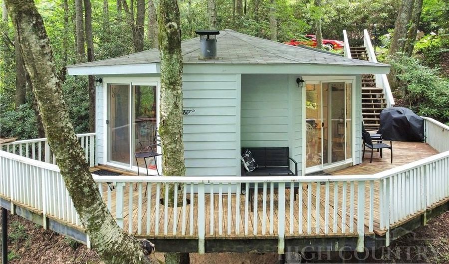 560 Laurel Ridge Rd, Banner Elk, NC 28604 - 2 Beds, 1 Bath