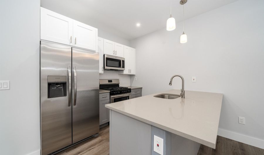 502 BROADWAY, Bayonne, NJ 07002 - 0 Beds, 0 Bath