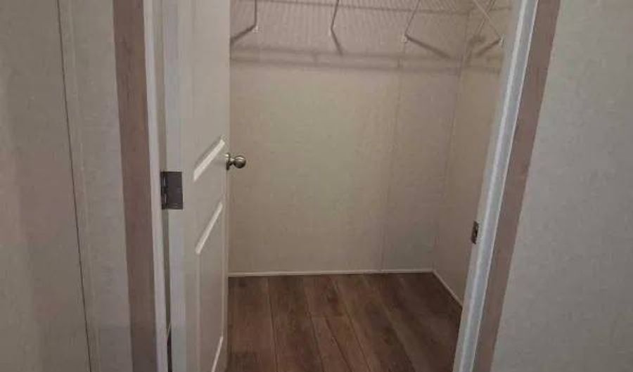 328 W. 53rd St 17, Anderson, IN 46013 - 3 Beds, 2 Bath