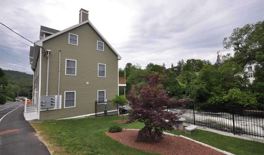 16 Central St 2B, Bristol, NH 03222 - 1 Beds, 2 Bath