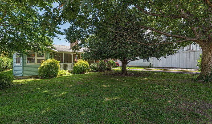 17 19 BURLEY St, Berlin, MD 21811 - 3 Beds, 2 Bath