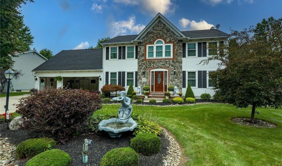 4071 Briarwood Ct, Ashtabula, OH 44004 - 5 Beds, 3 Bath