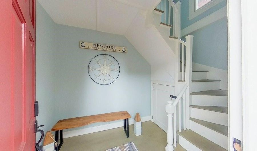 30 Prospect Hl 2, Newport, RI 02840 - 4 Beds, 2 Bath