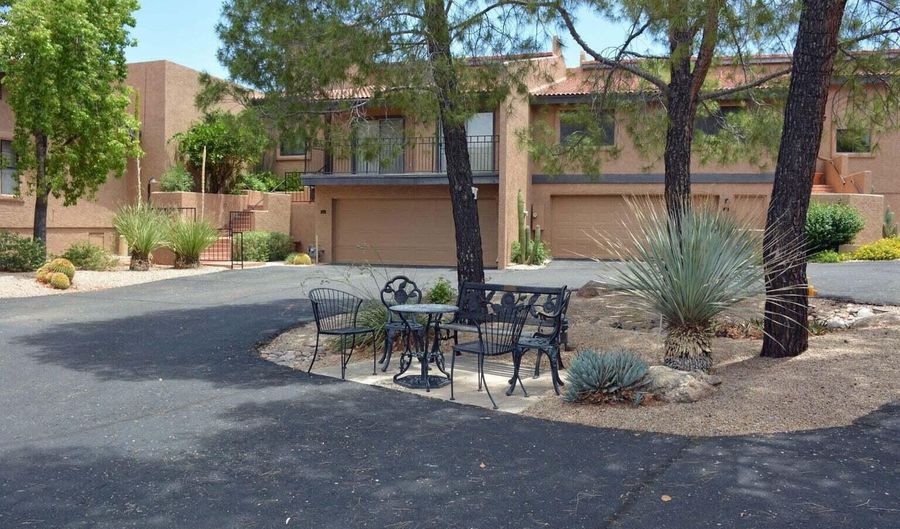 7435 E SUNDANCE Trl 403, Carefree, AZ 85377 - 2 Beds, 4 Bath