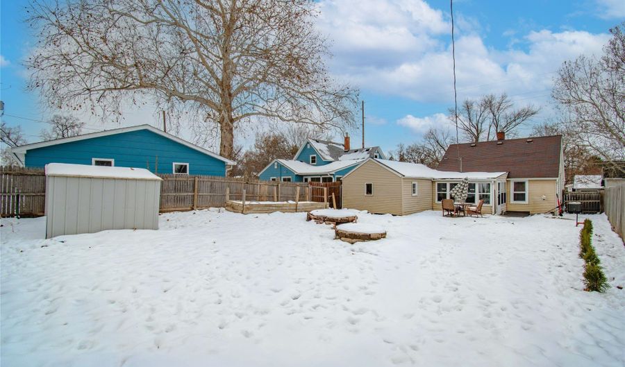 1133 Prairie St, Adel, IA 50003 - 3 Beds, 2 Bath