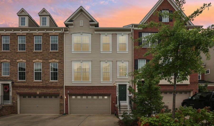 12703 RUSTIC ROCK Ln, Beltsville, MD 20705 - 3 Beds, 4 Bath