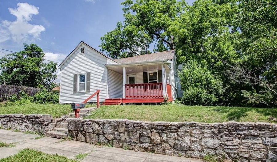704 Miller St, Alton, IL 62002 - 0 Beds, 1 Bath
