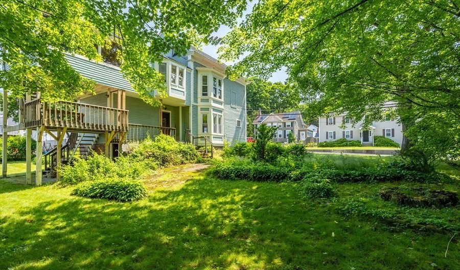 40 Washington St, Ayer, MA 01432 - 4 Beds, 2 Bath