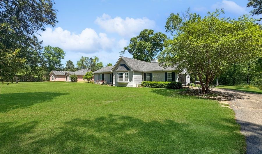 187 River Oaks Rd, Bainbridge, GA 39817 - 3 Beds, 2 Bath