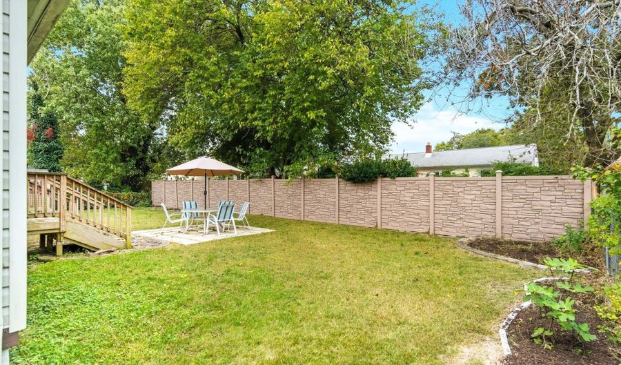208 Longboat Ave, Beachwood, NJ 08722 - 3 Beds, 2 Bath