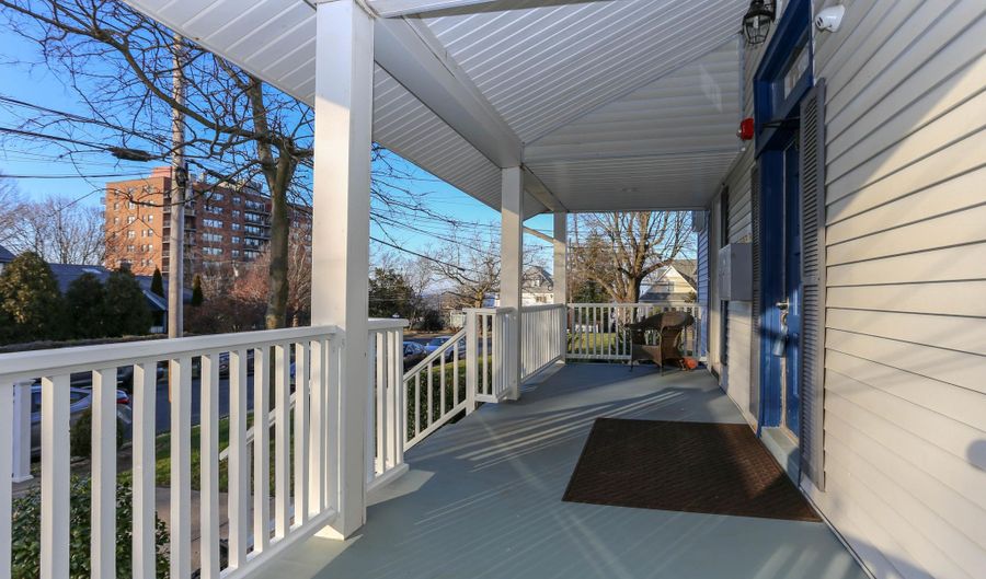6 3rd Ave 5, Atlantic Highlands, NJ 07716 - 2 Beds, 1 Bath