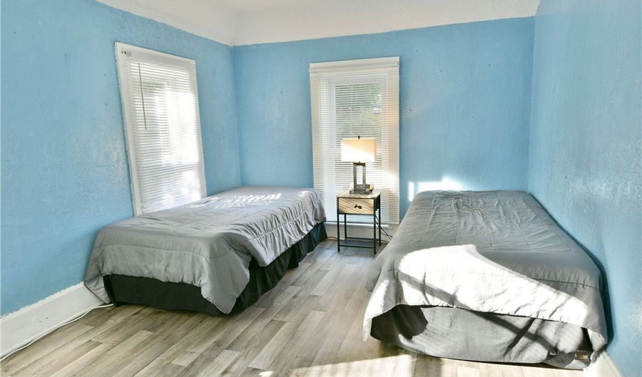 185 Maple Ave, Andover, OH 44003 - 4 Beds, 1 Bath