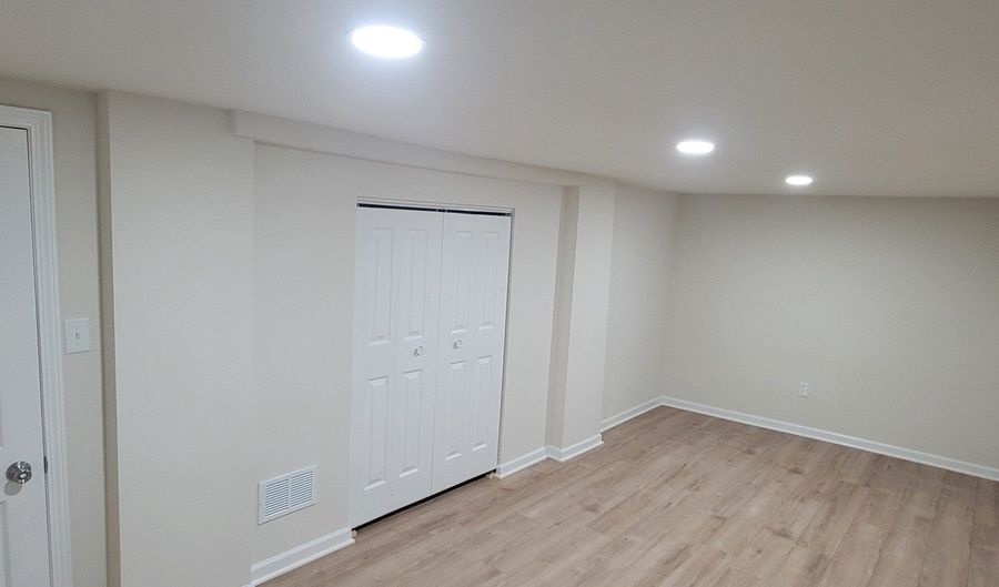 42310 N Woodbine Ave, Antioch, IL 60002 - 4 Beds, 2 Bath