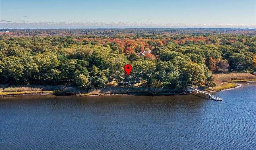 15 George W Finnerty Rd, Barrington, RI 02806 - 1 Beds, 2 Bath